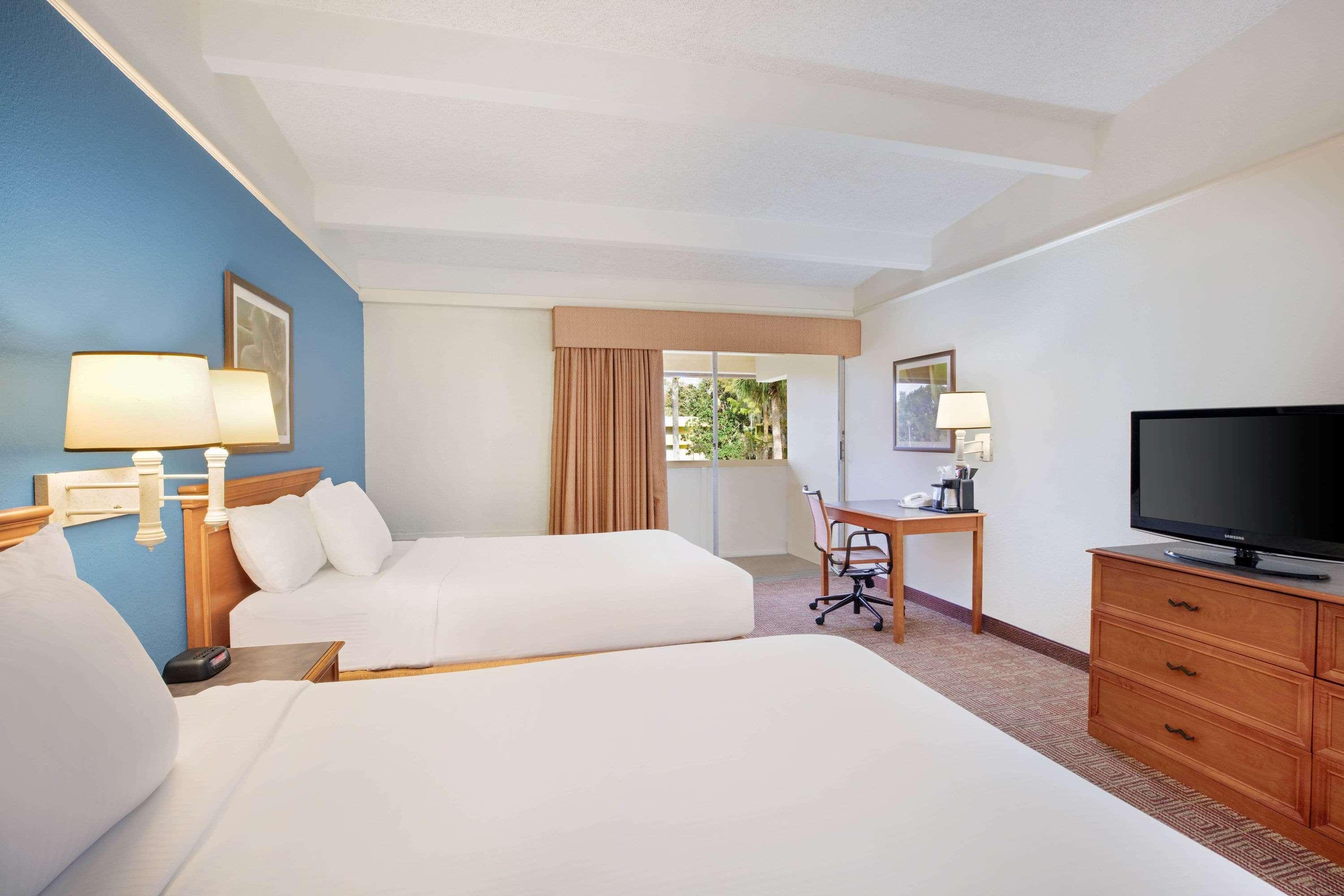 Baymont By Wyndham Daytona Beach - Intl Speedway Extérieur photo