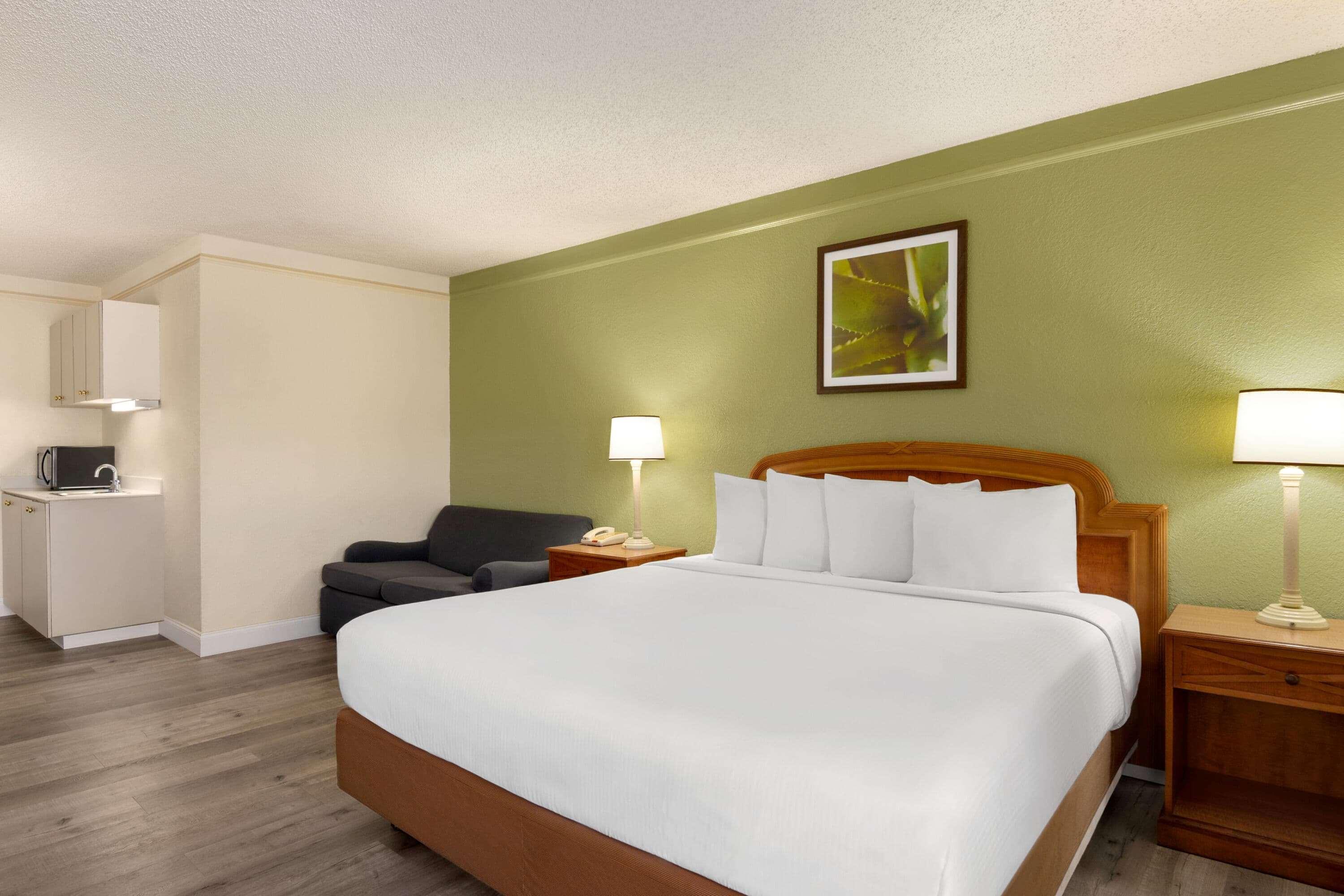 Hotel Baymont By Wyndham Daytona Beach - Intl Speedway Extérieur photo