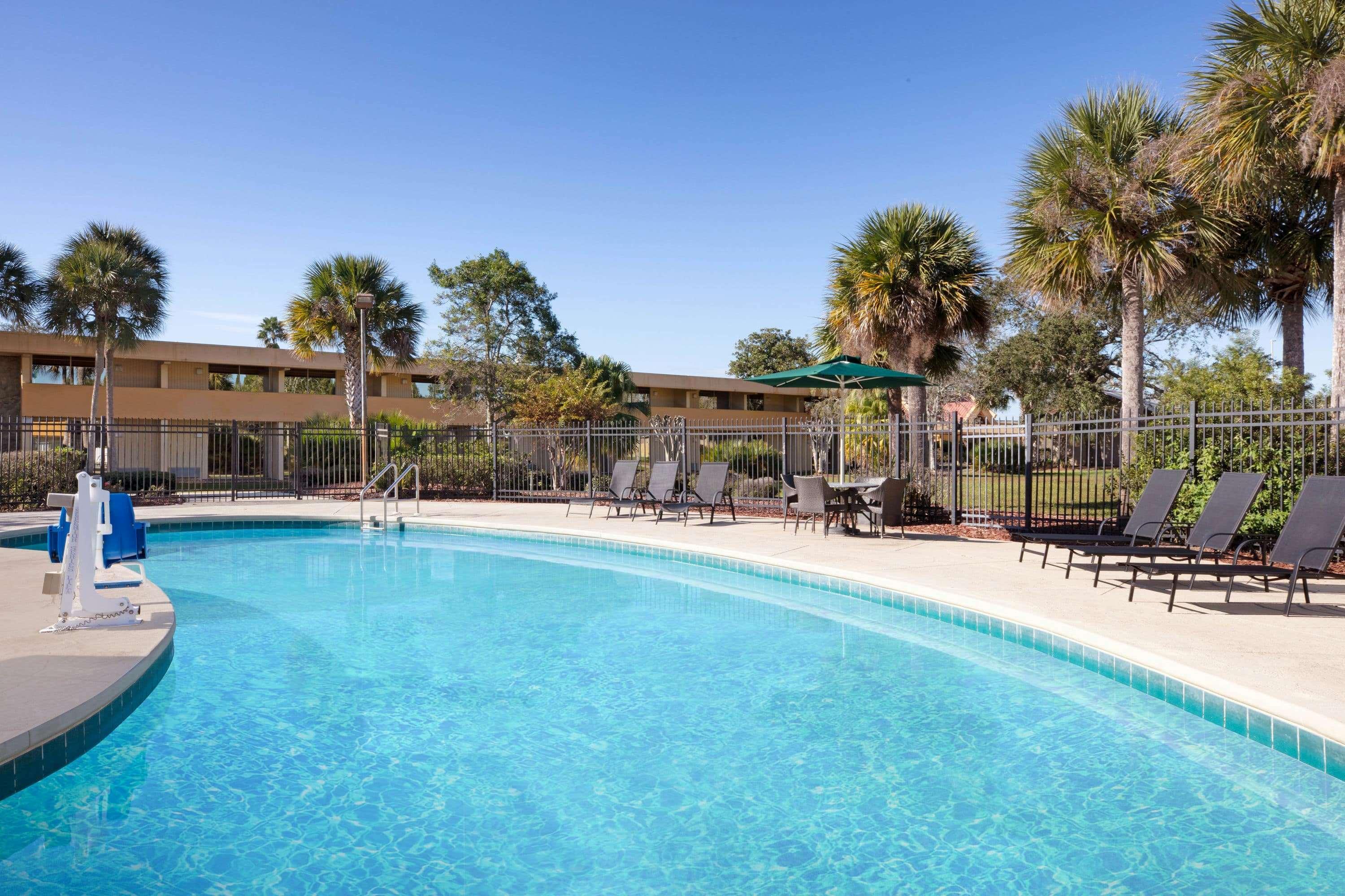 Baymont By Wyndham Daytona Beach - Intl Speedway Extérieur photo