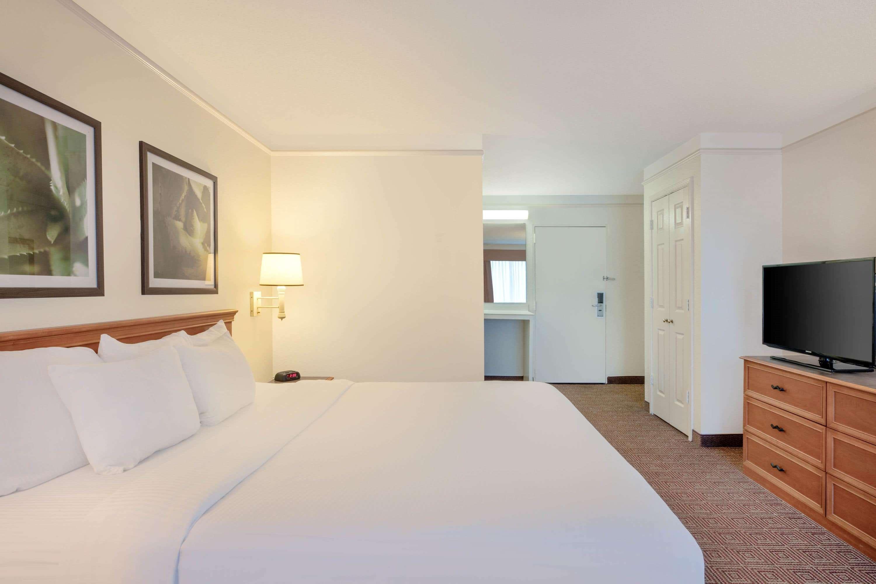Baymont By Wyndham Daytona Beach - Intl Speedway Extérieur photo