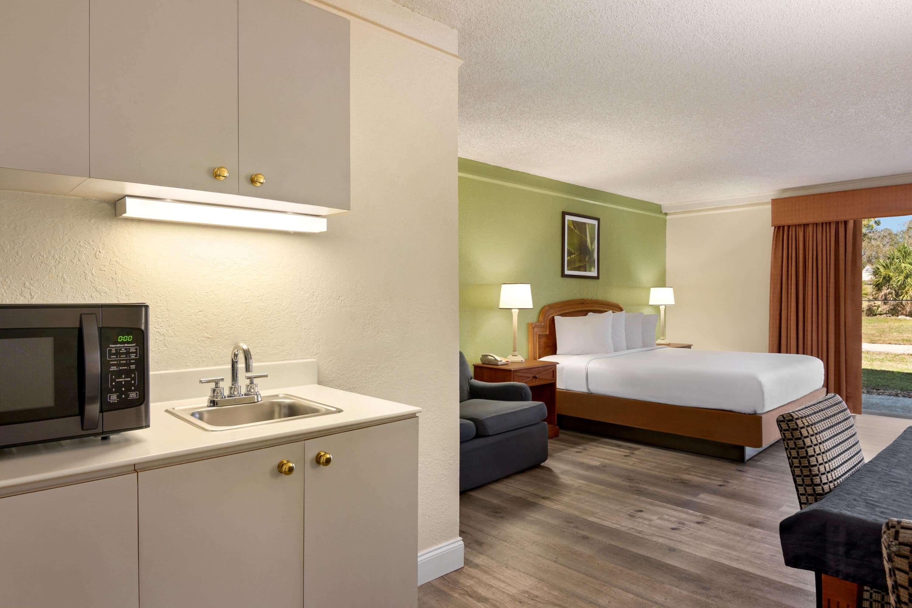 Hotel Baymont By Wyndham Daytona Beach - Intl Speedway Extérieur photo