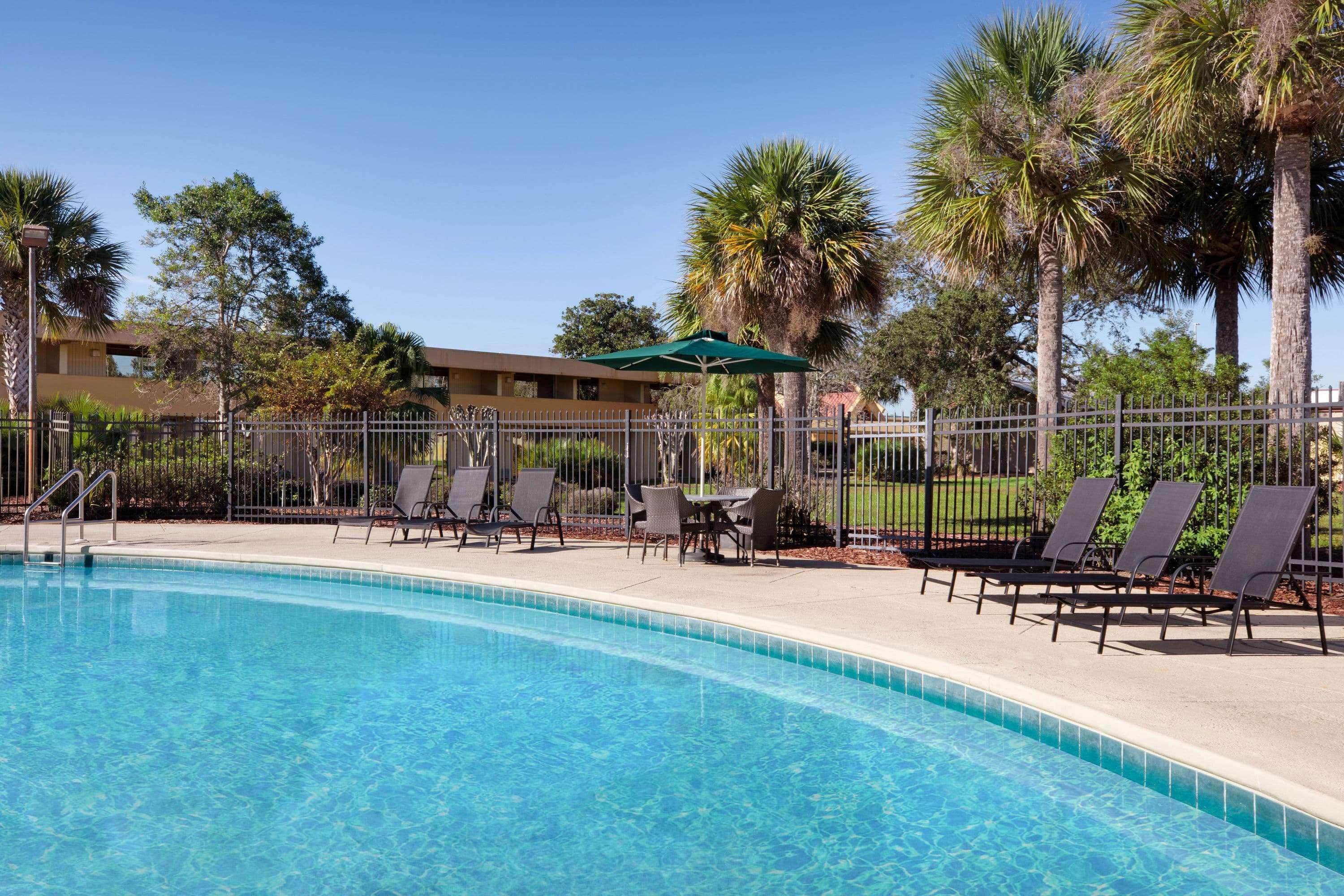Baymont By Wyndham Daytona Beach - Intl Speedway Extérieur photo