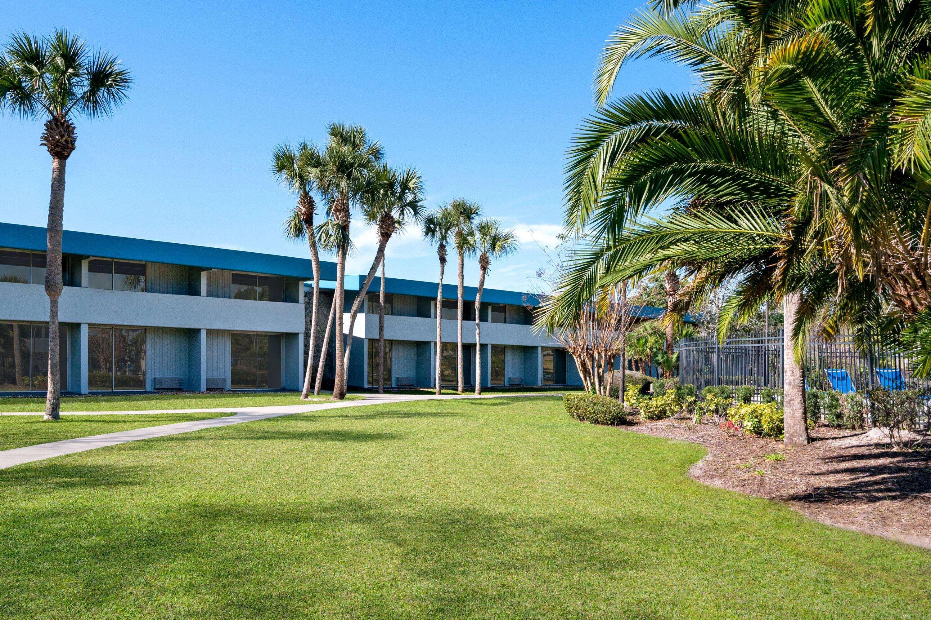 Hotel Baymont By Wyndham Daytona Beach - Intl Speedway Extérieur photo