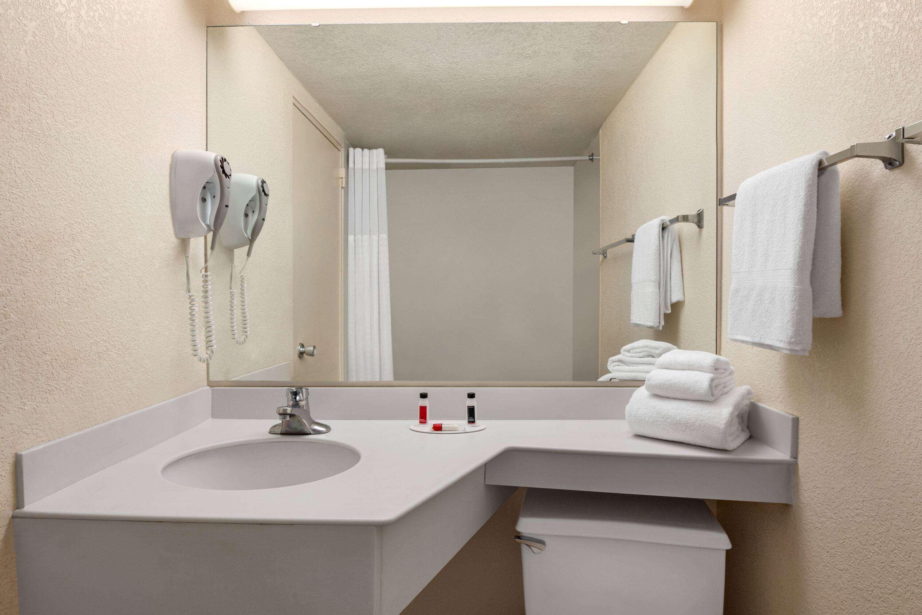 Baymont By Wyndham Daytona Beach - Intl Speedway Extérieur photo