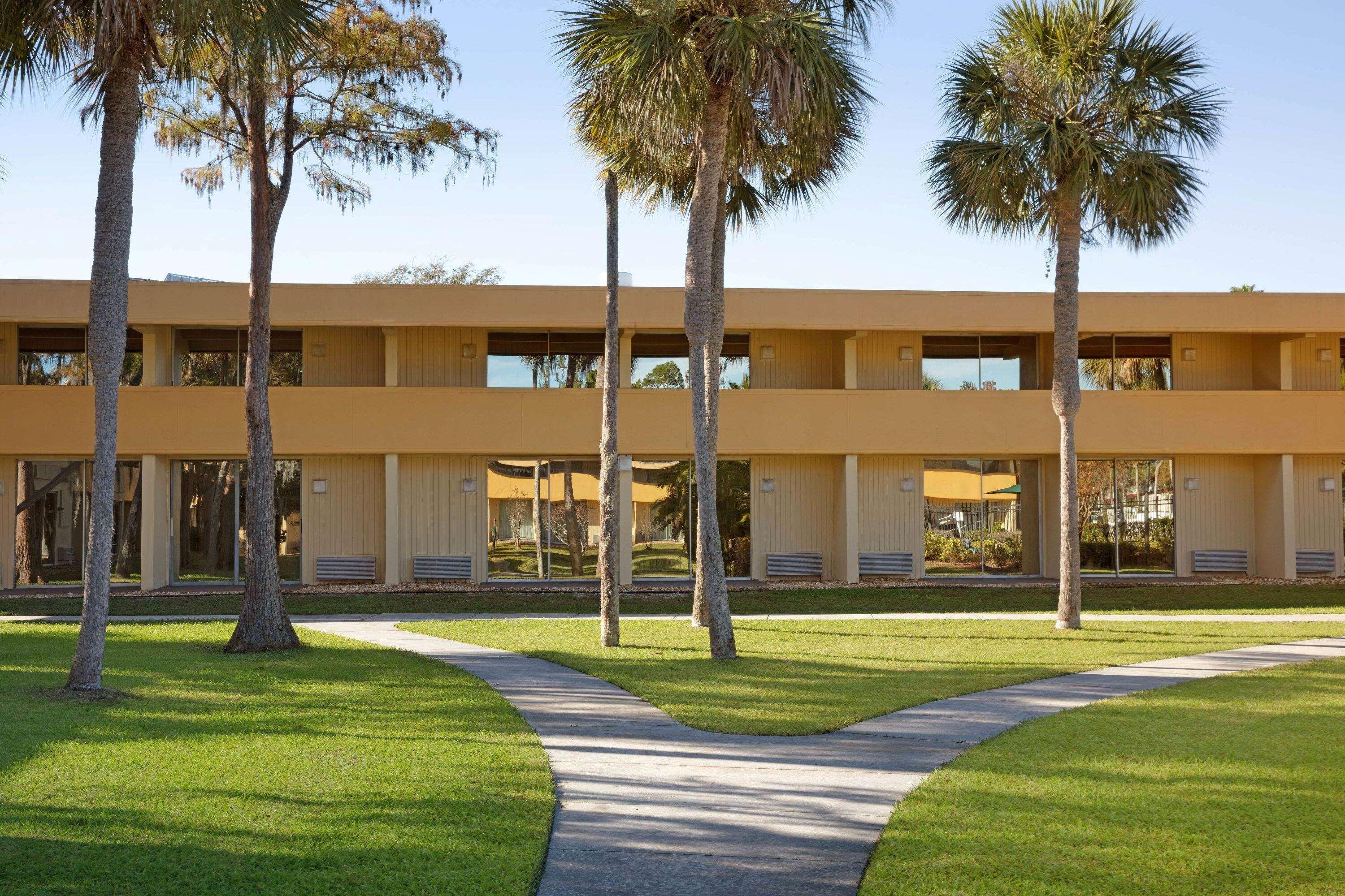 Hotel Baymont By Wyndham Daytona Beach - Intl Speedway Extérieur photo