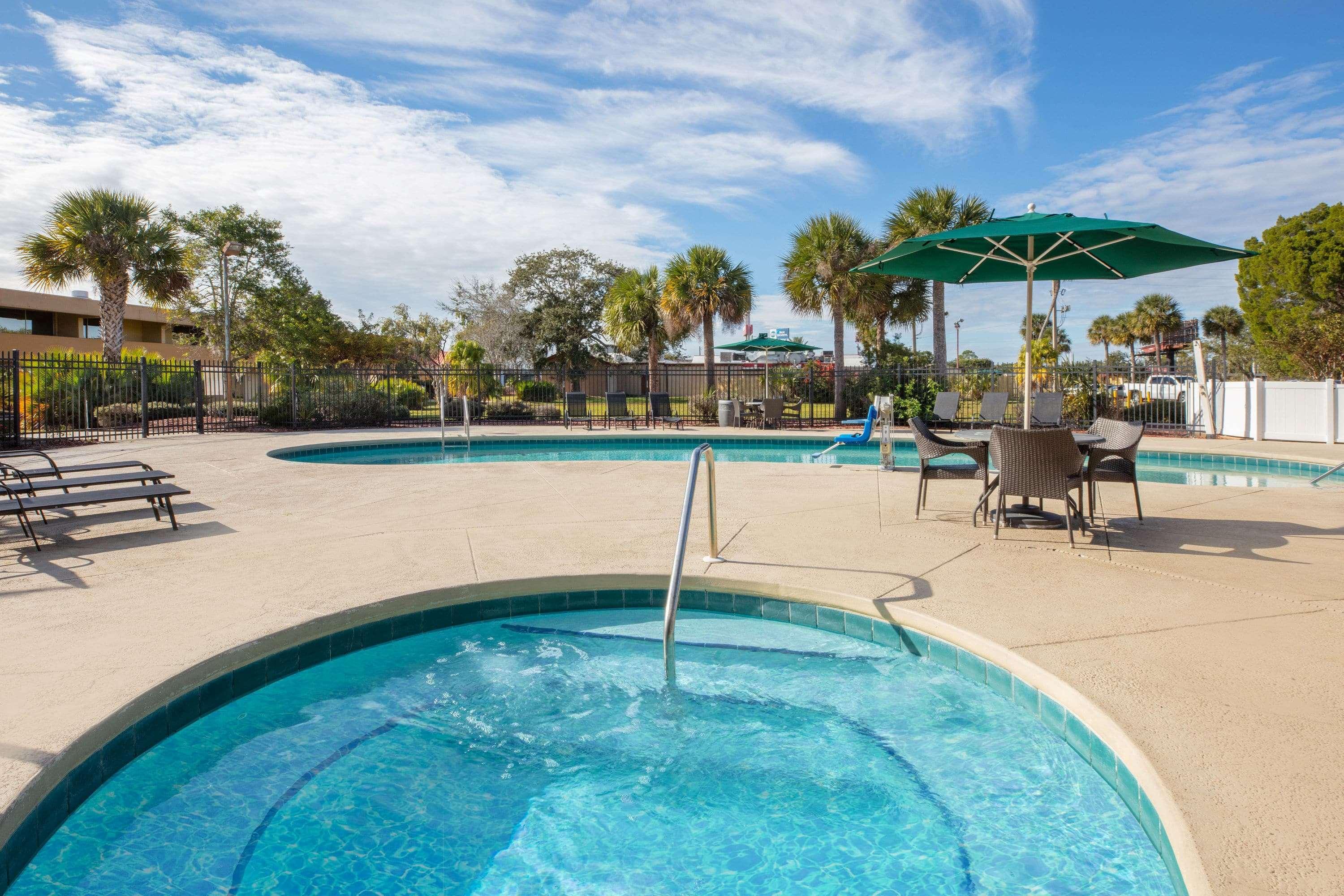 Baymont By Wyndham Daytona Beach - Intl Speedway Extérieur photo